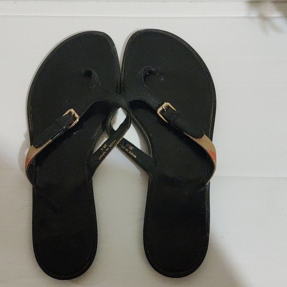 Burberry Shoes - Burberry Maisie Nova Check Thong Sandals Sz 38.5 Iconic Plaid Chic Flat